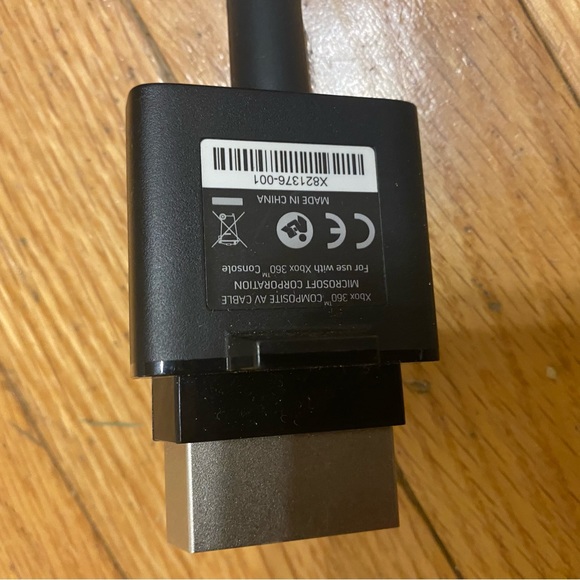 XBox 360 Composite AV Cable - Picture 2 of 4